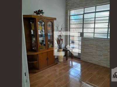 Casa com 10 quartos à venda no bairro Barreiro, 306m²