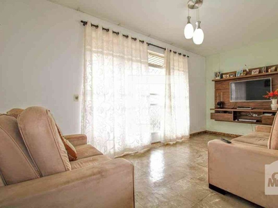 Casa com 3 quartos à venda no bairro Betânia, 235m²