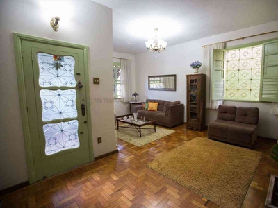 Casa com 3 quartos à venda no bairro Serra, 209m²