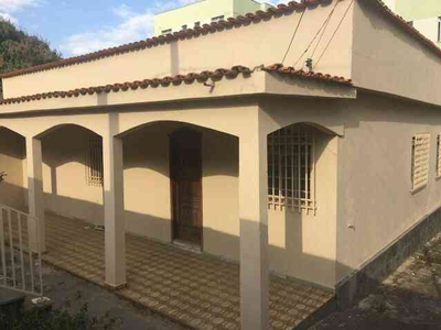 Casa com 3 quartos à venda no bairro São Salvador, 126m²