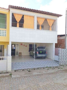 Casa com 4 quartos à venda no bairro Ponta de Pedras, 84m²