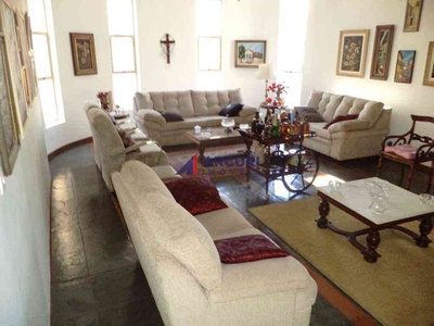 Casa com 4 quartos à venda no bairro Santa Lúcia, 390m²