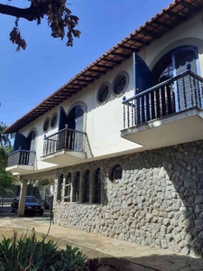 Casa com 4 quartos para alugar no bairro São Luiz (pampulha), 500m²