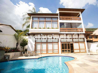 Casa com 5 quartos à venda no bairro Mangabeiras, 530m²