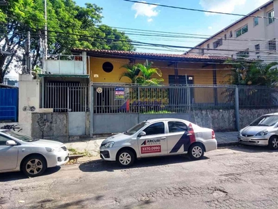 Casa para alugar no bairro São Pedro, 400m²