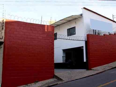 Galpão à venda no bairro Lagoinha, 430m²