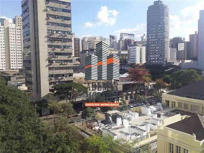 Prédio para alugar no bairro Centro, 1923m²