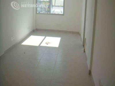 Sala à venda no bairro Estoril, 30m²