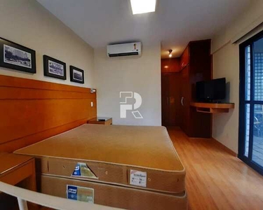 Apartamento duplex de um quarto com varanda