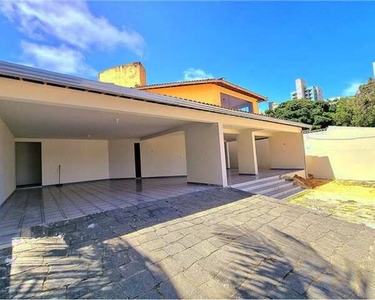 Belíssima Casa Duplex em Ponta Negra c/ 409 m²