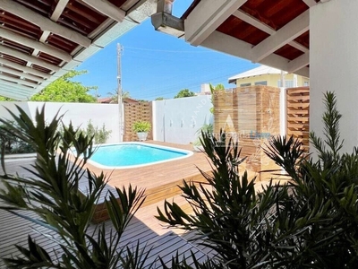Casa com piscina para 12 pessoas Praia de Canto Grande Bombinhas