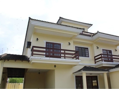 Casa de Condomínio para venda em Vargem Pequena de 335.00m² com 4 Quartos e 5 Garagens