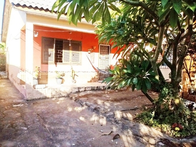 Casa para Venda - 140m², 3 dormitórios, sendo 1 suites, 2 vagas - Morro Santana