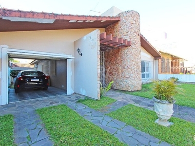 Casa para Venda - 215m², 3 dormitórios, sendo 1 suites, 3 vagas - Sarandi