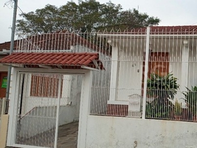 Casa para Venda - 95m², 2 dormitórios, 3 vagas - Teresópolis