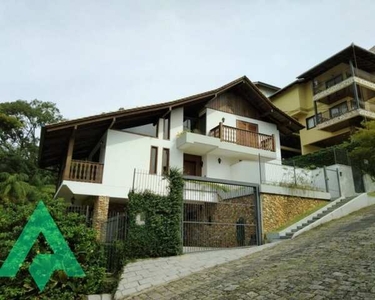 Casa semi mobiliada em condomínio fechado, no Bairro Velha!