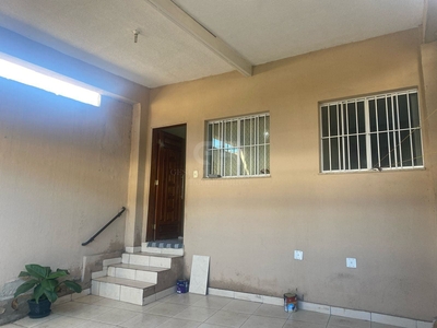 Casa em Jardim São José, Belo Horizonte/MG de 100m² 3 quartos à venda por R$ 650.000,00 ou para locação R$ 2.650,00/mes