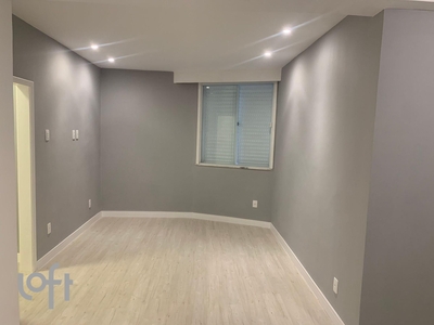 Apartamento à venda em Laranjeiras com 80 m², 2 quartos, 2 suítes