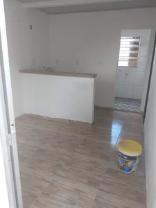 Aluga-se quarto sala cozinha e banheiro Sussuarana velha valor 350,00 com a água inclusa.