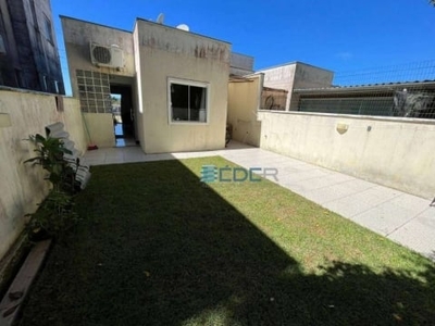 Casa com 1 suíte + 2 dormitórios à venda, 74 m² por r$ 395.000 - penha/sc