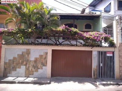 Casa duplex próximo à praia de Itapuã