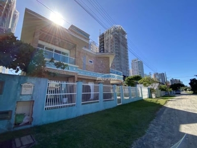Casa em condomínio fechado com 3 quartos à venda na siri, 97, itacolomi, balneário piçarras, 208 m2 por r$ 2.500.000