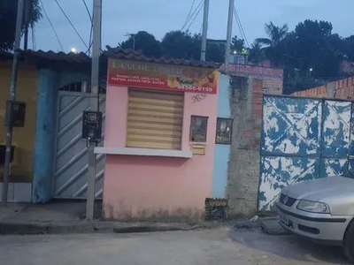 Duas casas e um ponto comercial