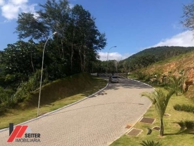 Terreno a venda no bairro itacorubi em localização previlegiada