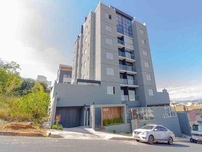 Apartamento com 2 quartos à venda no bairro Cabral, 70m²