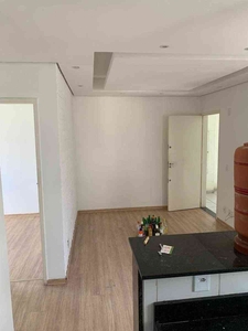 Apartamento com 2 quartos para alugar no bairro Vila Cristina, 75m²