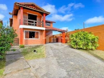 Casa - assobradada no bairro bougainville residencial iii, 800 metros da praia, peruíbe-sp