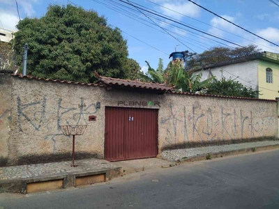 Casa com 2 quartos à venda no bairro Retiro, 600m²