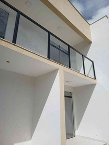 Casa com 2 quartos à venda no bairro Vale das Orquídeas, 90m²