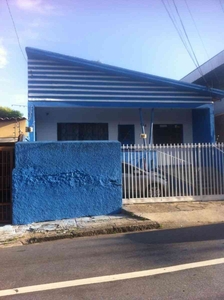 Casa com 3 quartos à venda no bairro Carlos Prates, 300m²