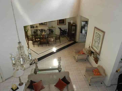Casa com 6 quartos à venda no bairro Santa Lúcia, 548m²