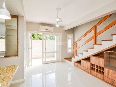 Casa em condomínio fechado com 3 quartos à venda na rua costa lima, 564, nonoai, porto alegre, 122 m2 por r$ 650.000