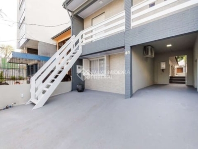 Casa em condomínio fechado com 3 quartos para alugar na rua damasco, 46, azenha, porto alegre, 189 m2 por r$ 6.000