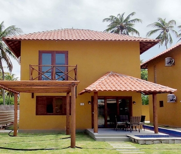 3 Bedroom Beach House, Private Pool, Walk Distance to Beach