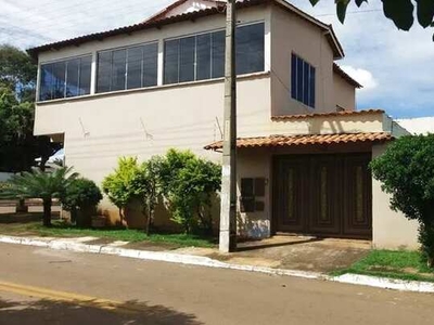 Aluga sobrado Apartamento com 4 dormitórios