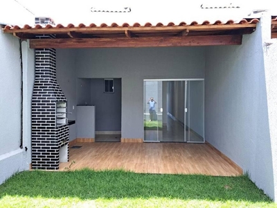 Casa com 2 quartos à venda, 137.0m²