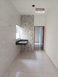 Casa com 2 quartos à venda