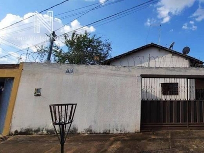 Casa com 3 quartos à venda, 210.0m²