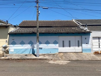 Casa com 4 quartos à venda, 154.0m²