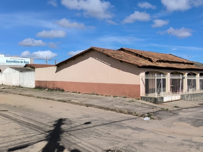 Casa em Bateias, Vitória da Conquista/BA de 170m² 3 quartos à venda por R$ 379.000,00