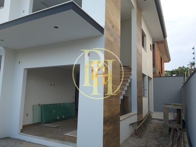 Casa em Bom Retiro, Joinville/SC de 137m² 3 quartos à venda por R$ 649.000,00