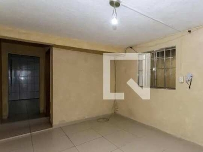 Casa para Aluguel - Jardim Presidente Dutra, 2 Quartos, 47 m2