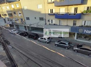 Apartamento Padrão, 2 dormitórios na Rua Dos Ferroviários