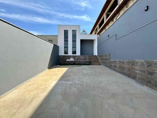 Casa com 3 quartos à venda no bairro Canaã, 210m²