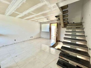 Casa com 3 quartos à venda no bairro Santa Amélia, 115m²
