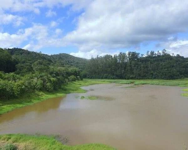 Venha morar em uma área verde e com lagos! Terreno de 1.000m² com uma entrada que cabe no